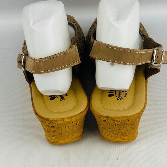 Womens 42 US 10.5-11 Spring Step Wedge Heel Sandals Tan Leather Floral Cutout - Picture 5 of 8